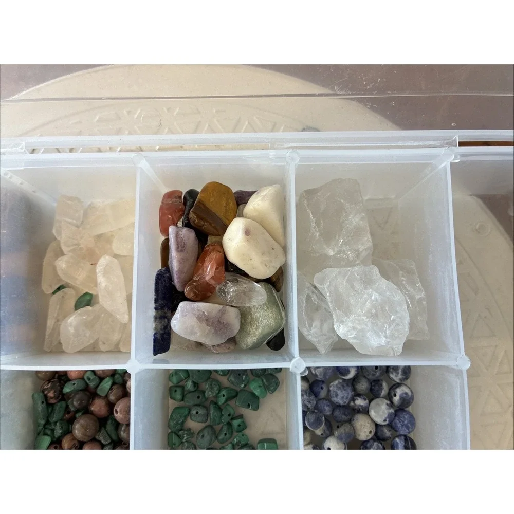 JEWELRY MAKING GEMSTONES 💎 CRYSTALS ROCK KIT W/CASE (16)